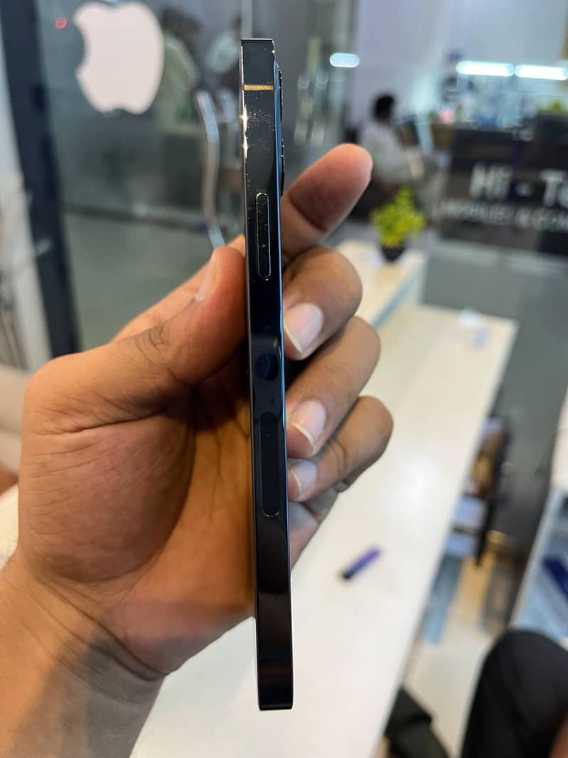 Apple iPhone 12 Pro 3