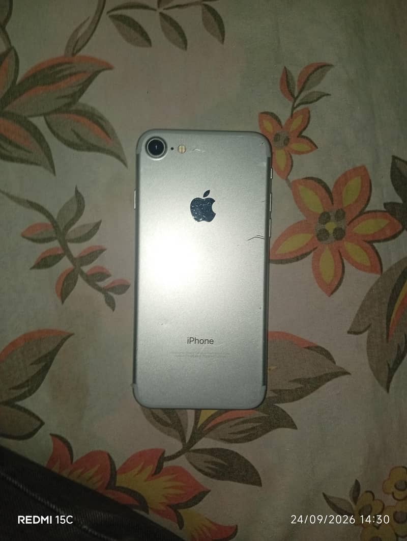 Apple iPhone 7 1