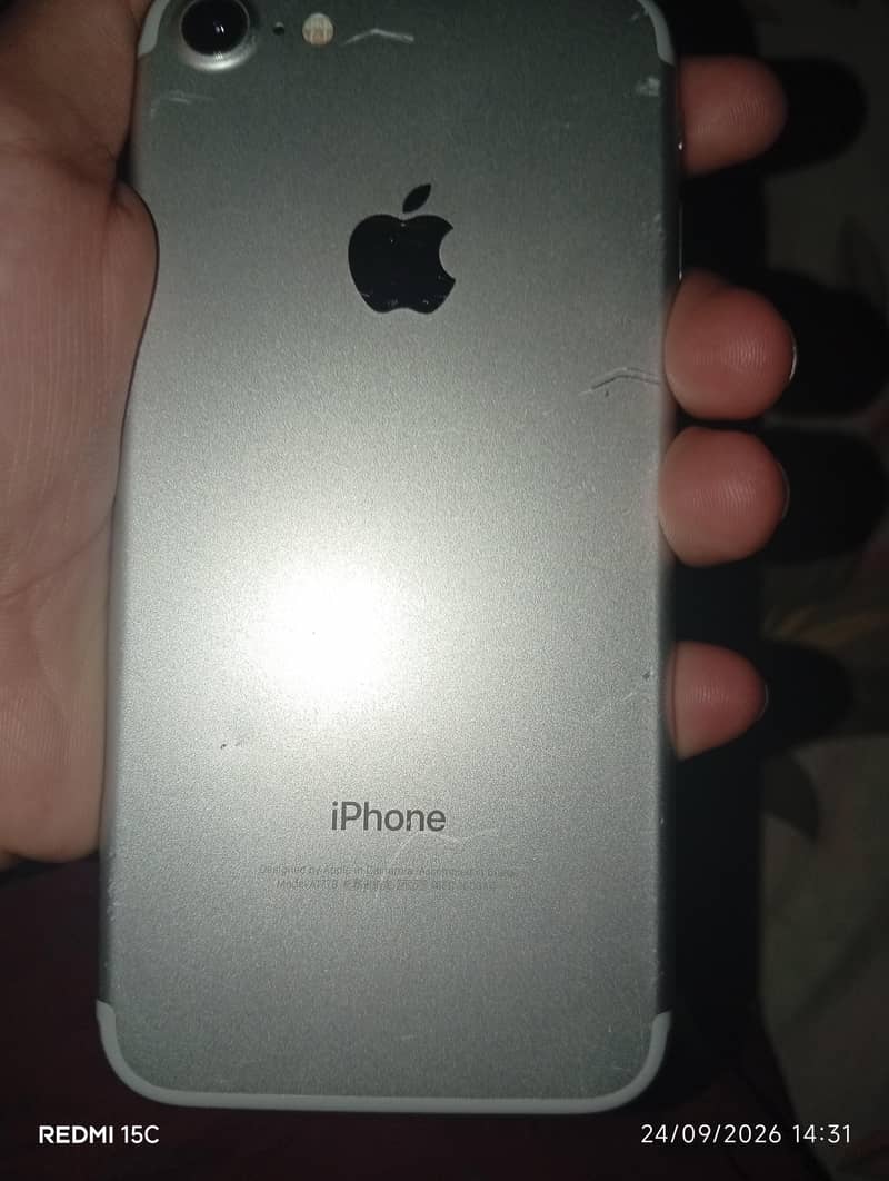 Apple iPhone 7 2