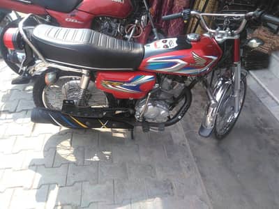 honda 125urgent sale 03015303061
