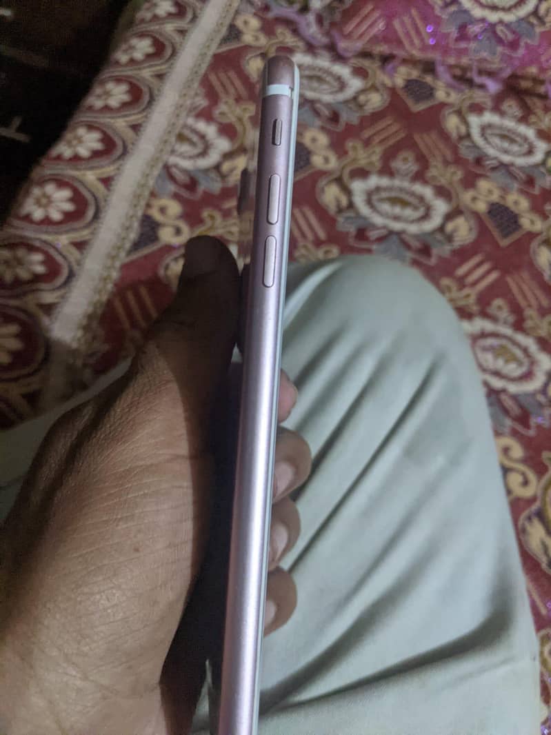 Apple iPhone 7 Plus 1