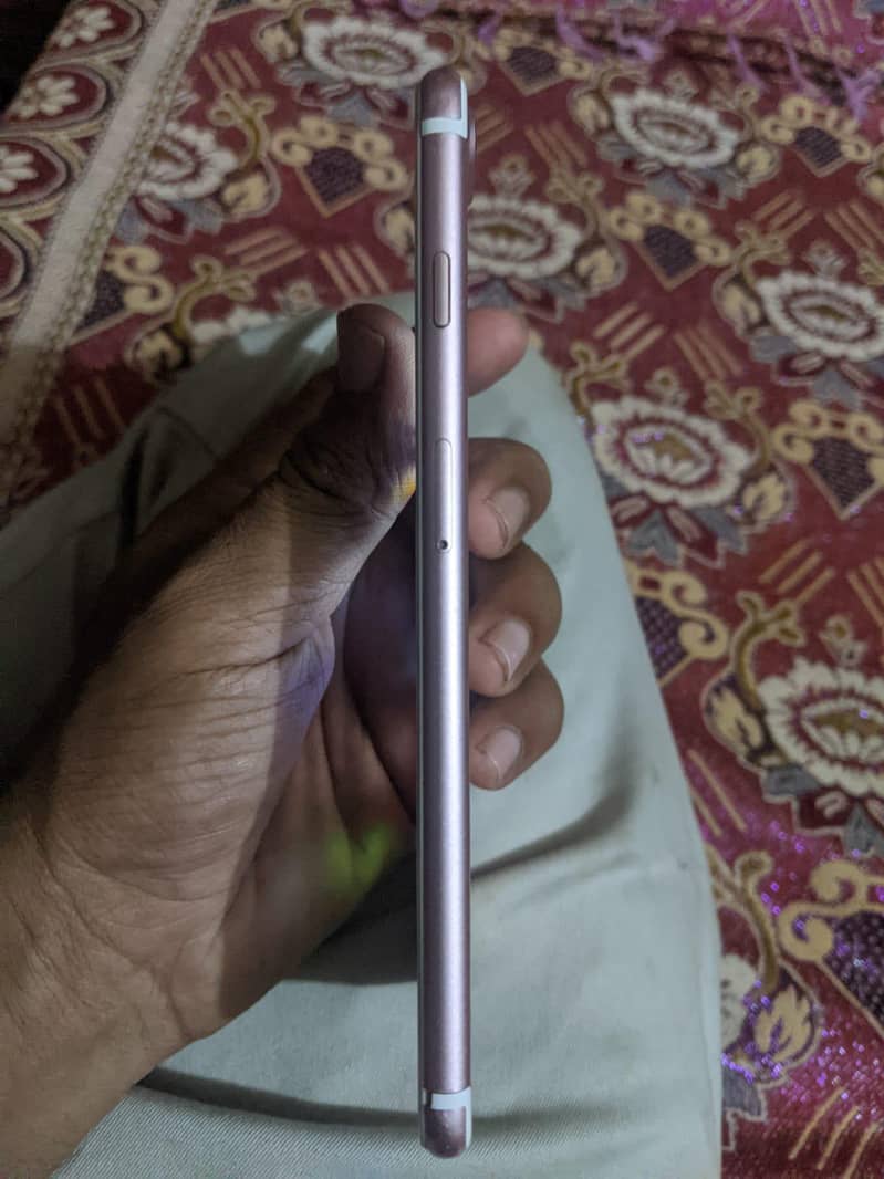 Apple iPhone 7 Plus 2