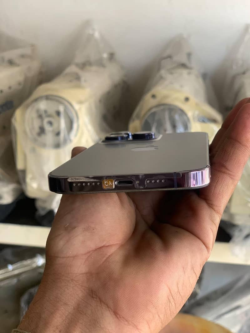 Apple iPhone 14 Pro Max 0