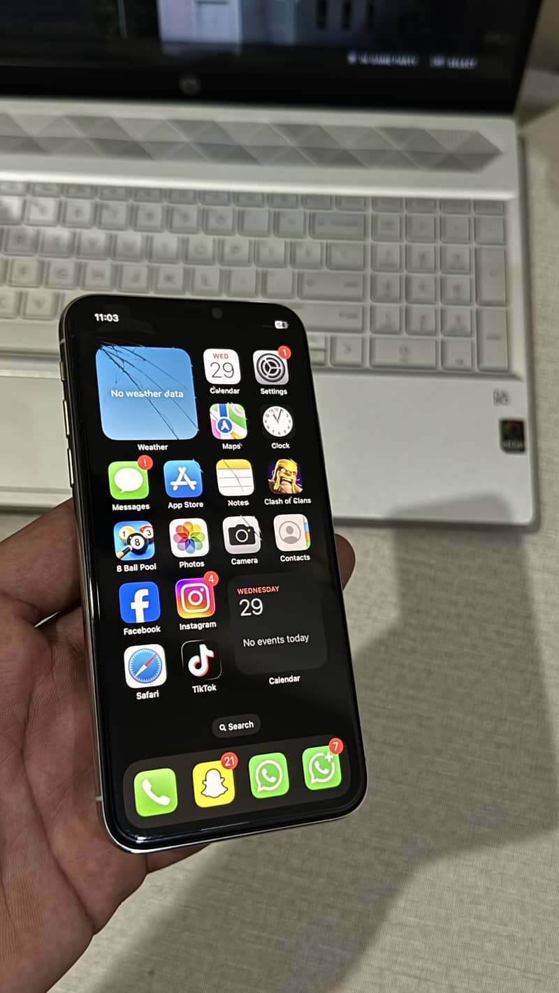 Apple iPhone X 3