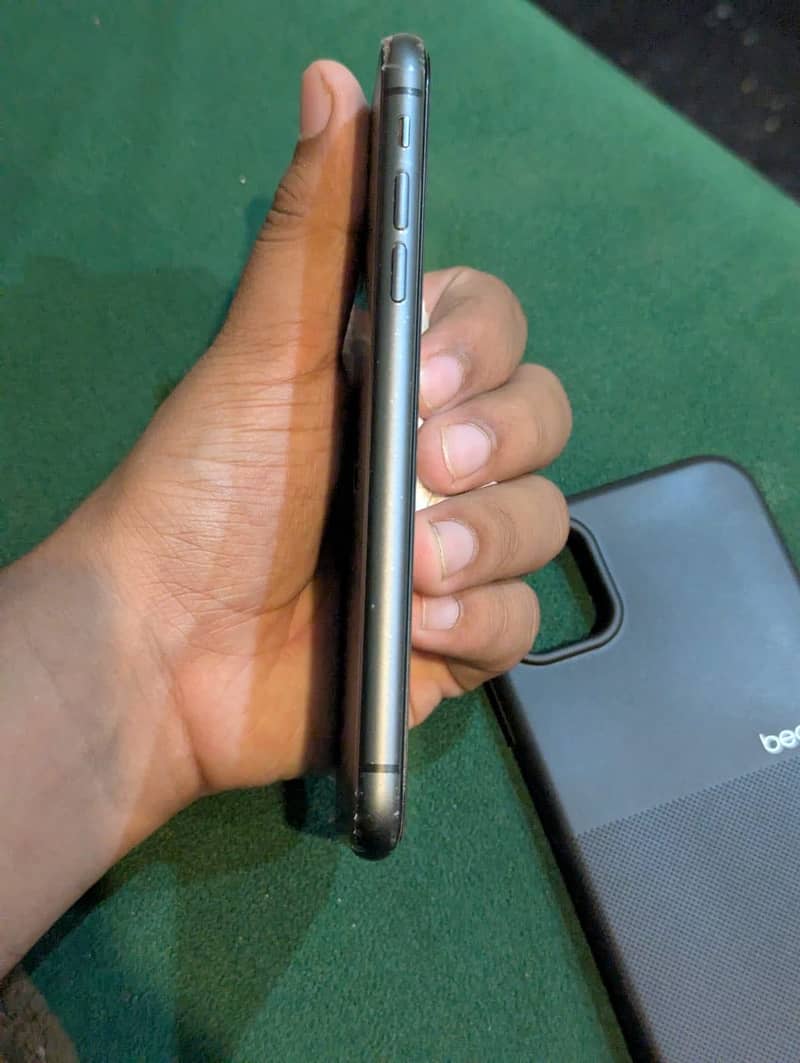 Apple iPhone 11 2