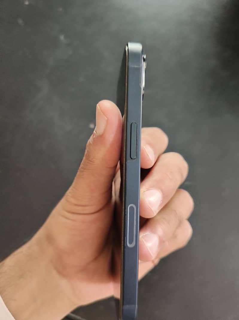 Apple iPhone 13 3