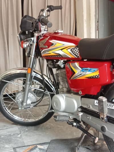 Honda 125 2025 model total genuine condition 10/10 documents clear