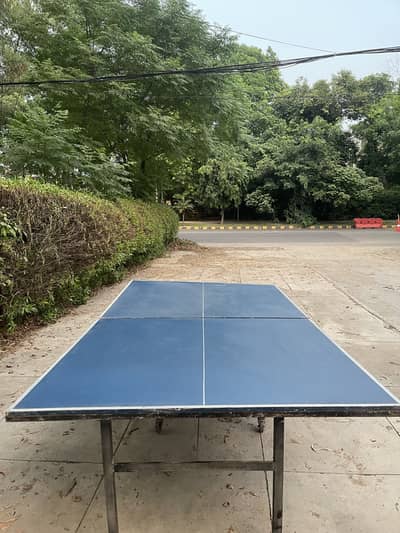 Table tennis in excellent condition