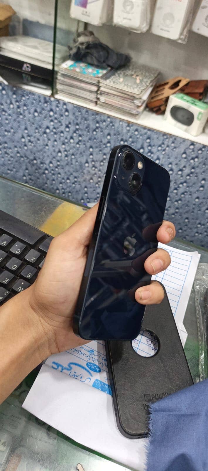 Apple iPhone 13 4