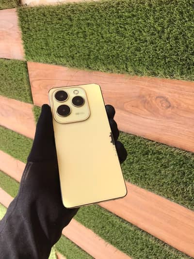 Infinix Hot 40 Pro
