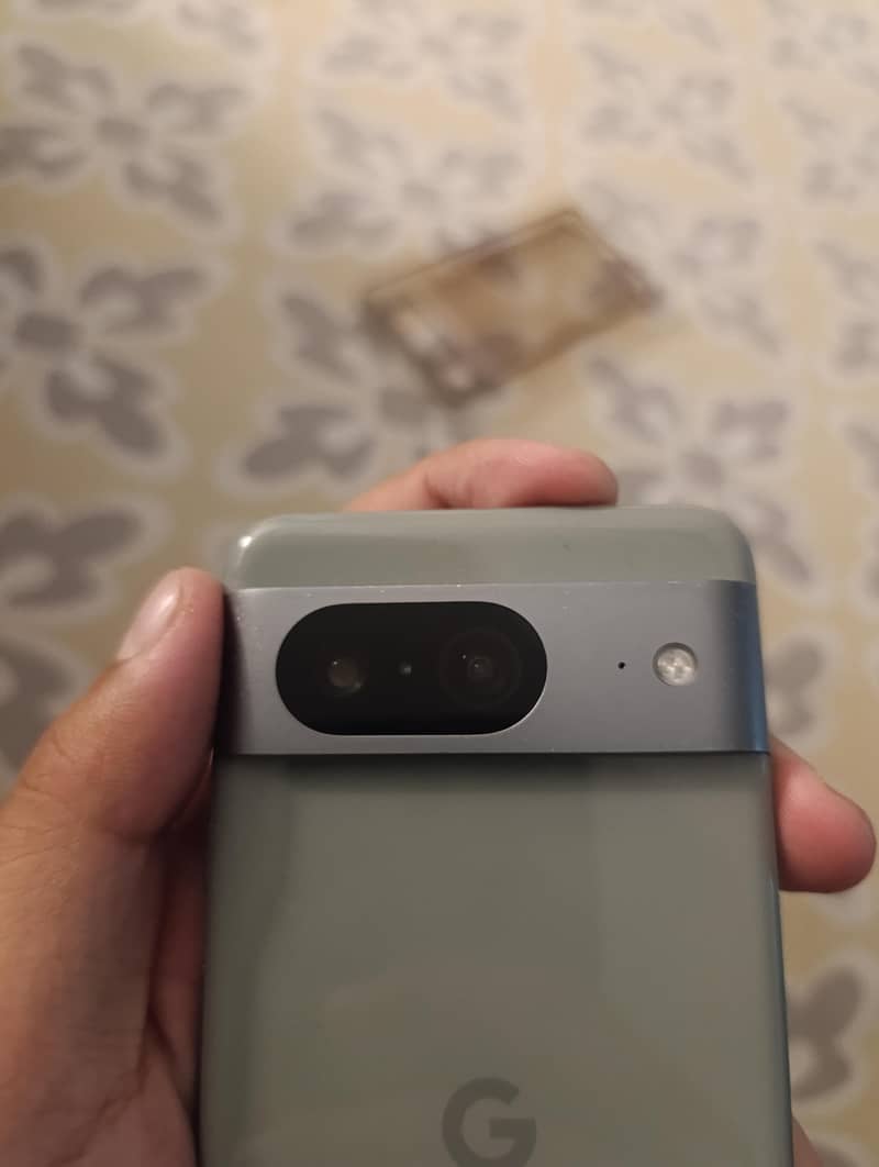 Google Pixel 8 5