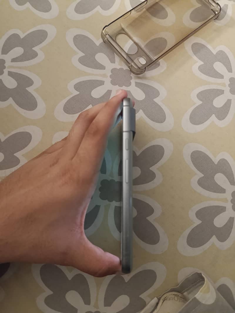 Google Pixel 8 7
