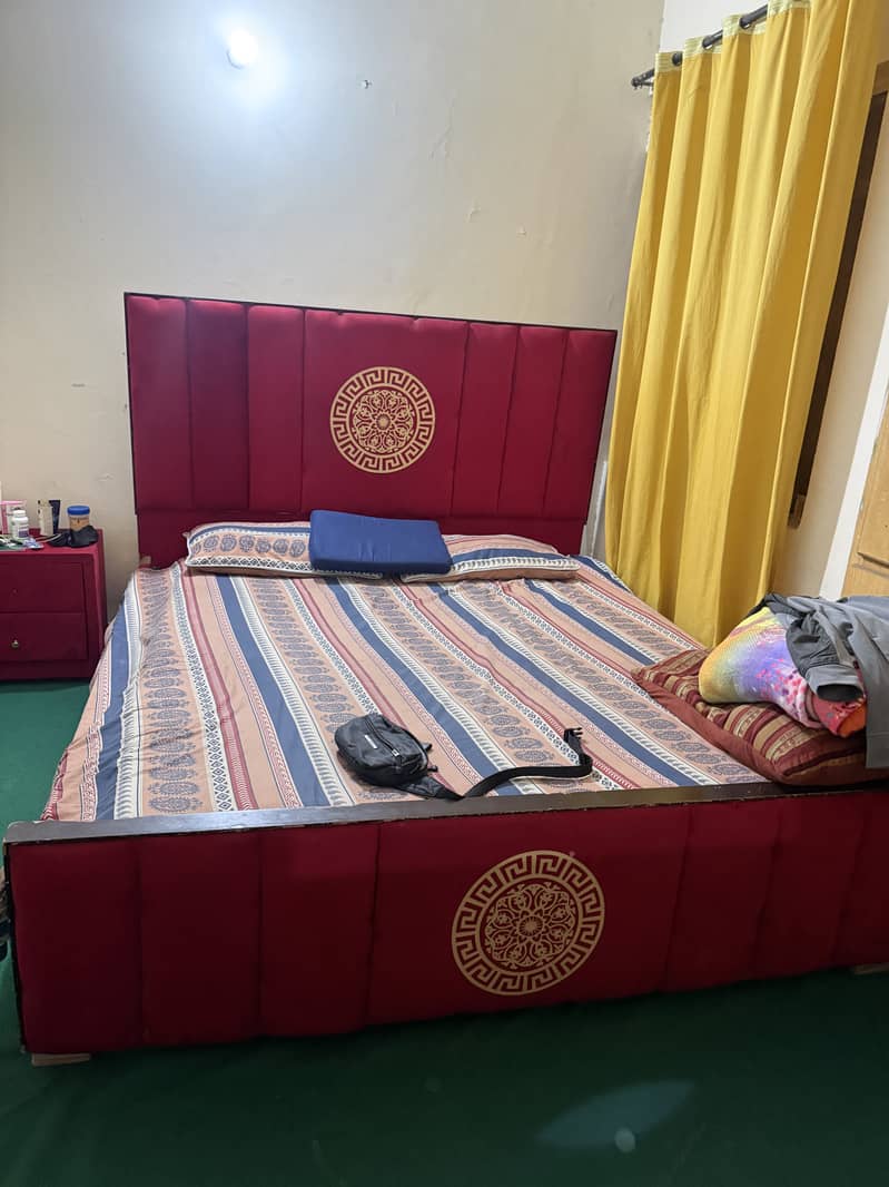 1 full size bed nd dressing table 2