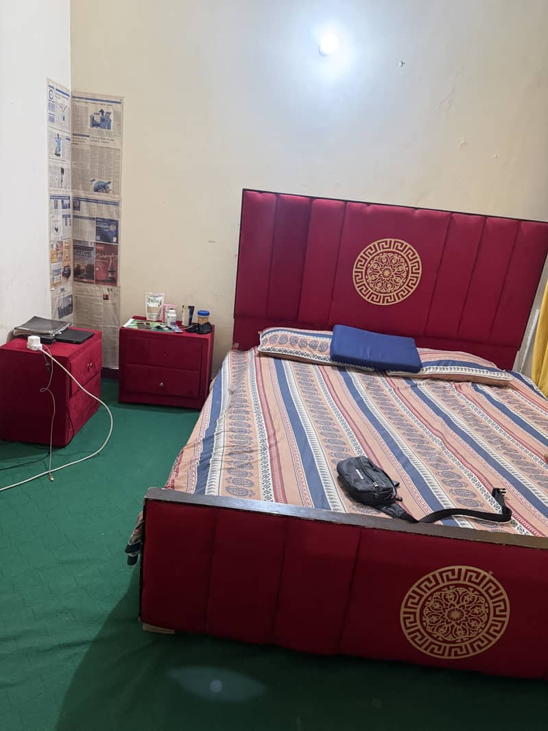 1 full size bed nd dressing table 4
