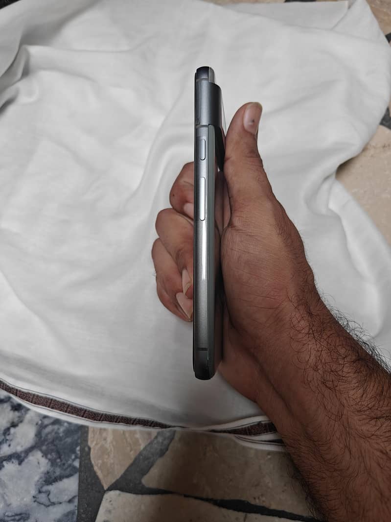 Google Pixel 8 2