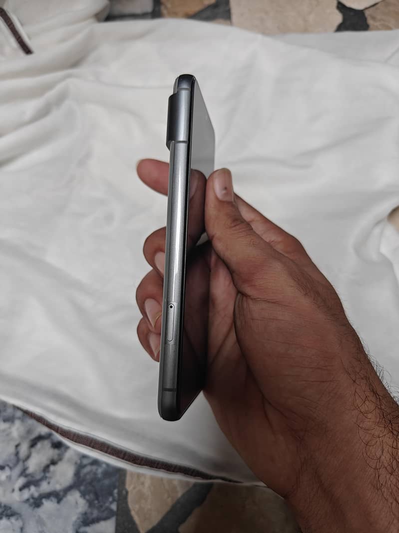 Google Pixel 8 4