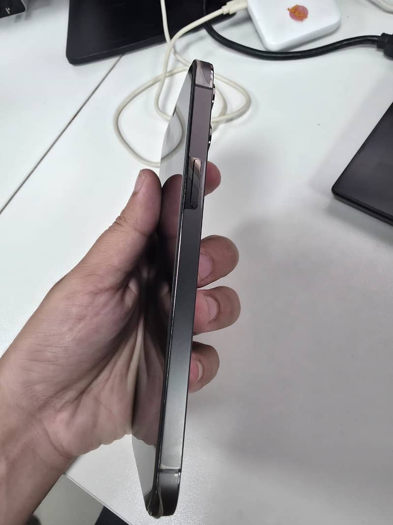 Iphone 12 pro max 3