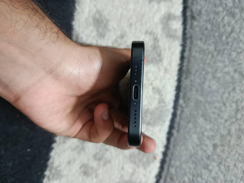 Apple iPhone 15 Pro 4