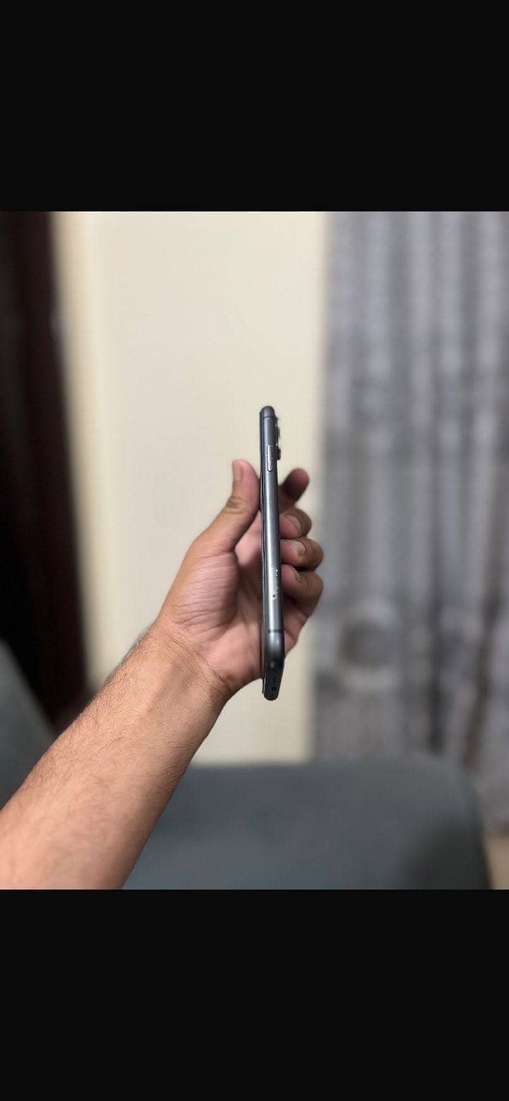 Apple iPhone 11 3