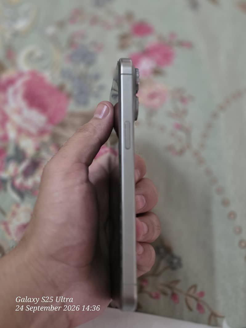 Apple iPhone 15 Pro Max 5
