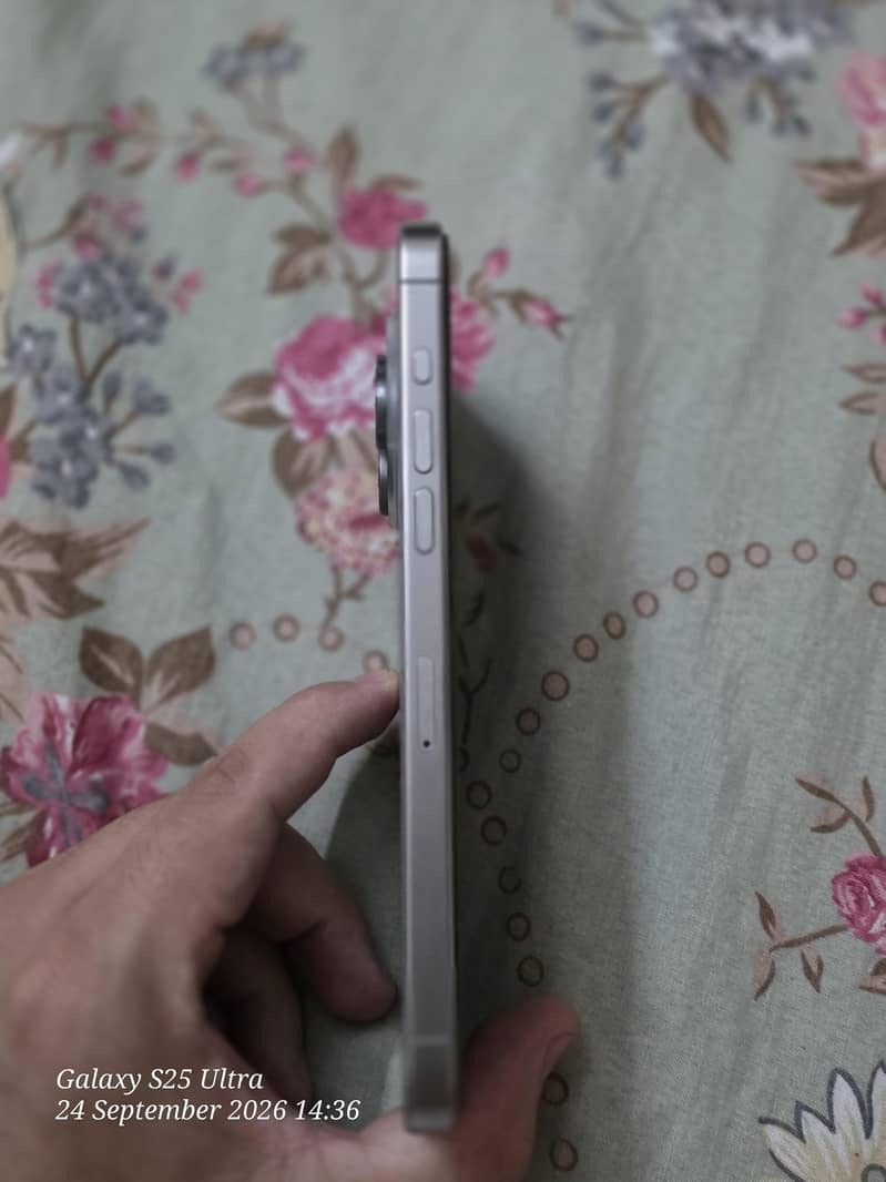 Apple iPhone 15 Pro Max 8