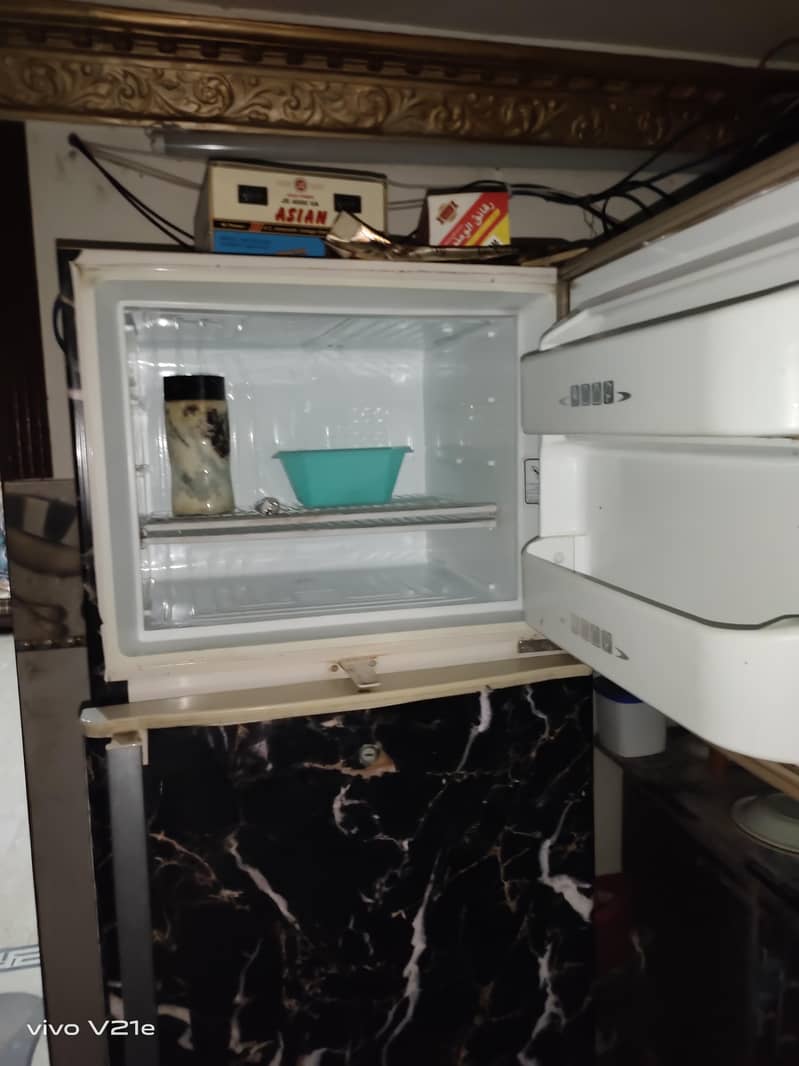 Dawlance refrigerator 1
