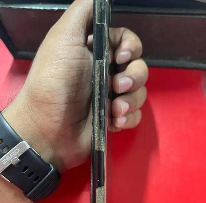 Apple iPhone XR 0