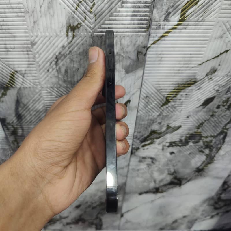 Apple iPhone 14 Pro Max 4
