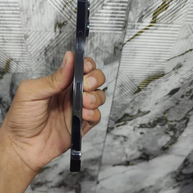 Apple iPhone 14 Pro Max 5