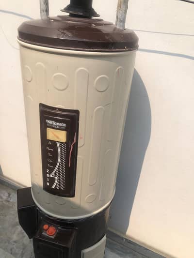Geyser Dual (Electric & Gas)  25 Gallon, 03165339948