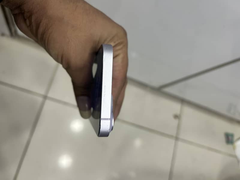 Apple iPhone 14 3