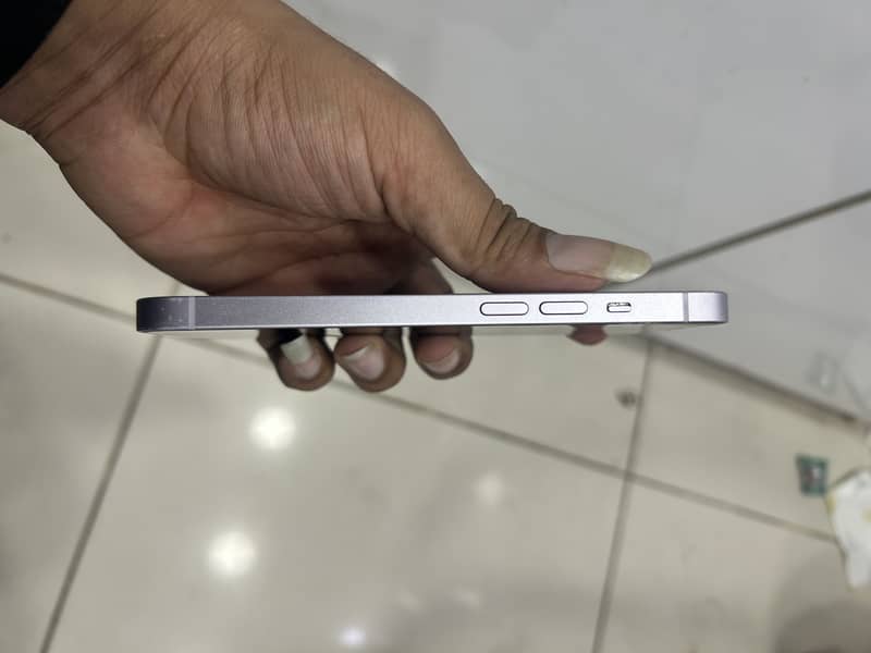 Apple iPhone 14 5