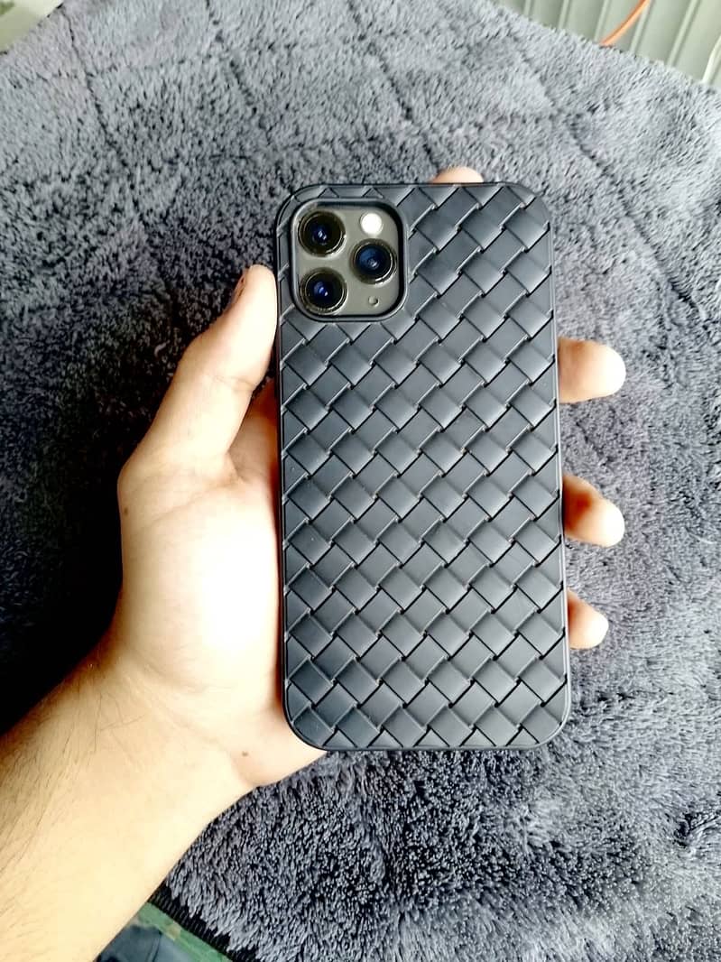 Apple iPhone 11 Pro 2