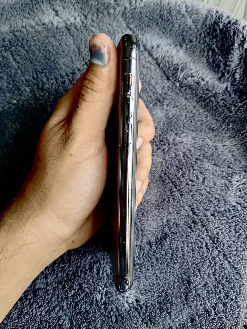 Apple iPhone 11 Pro 7