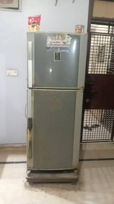 dawlance refrigerator 2 door fridge and freezer
