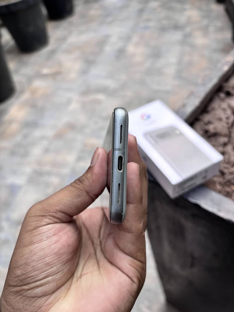 Google Pixel 8 2