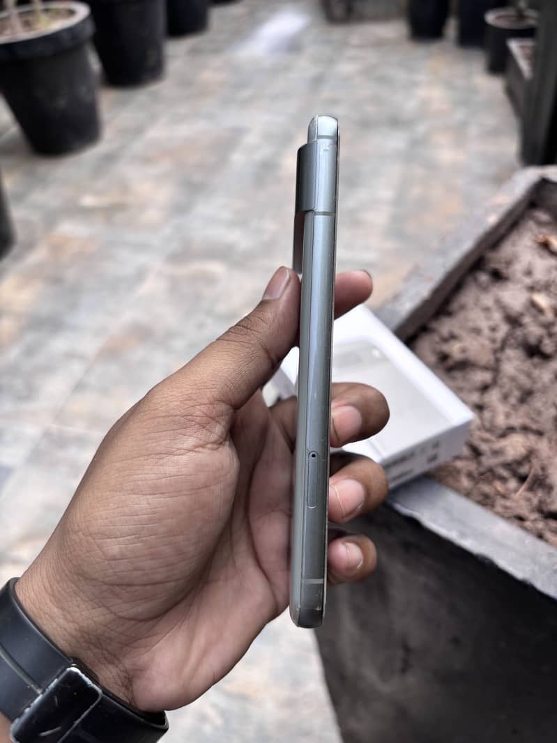 Google Pixel 8 5