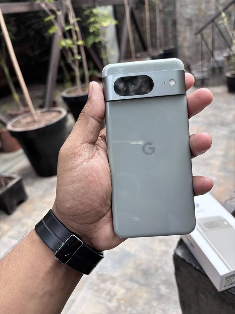 Google Pixel 8 7