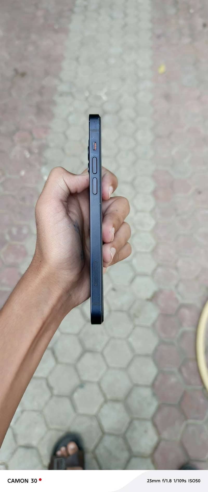 Apple iPhone 12 6
