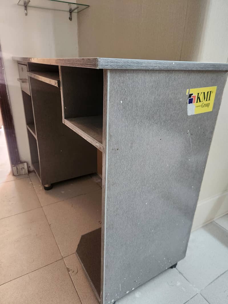 Study / PC table 1
