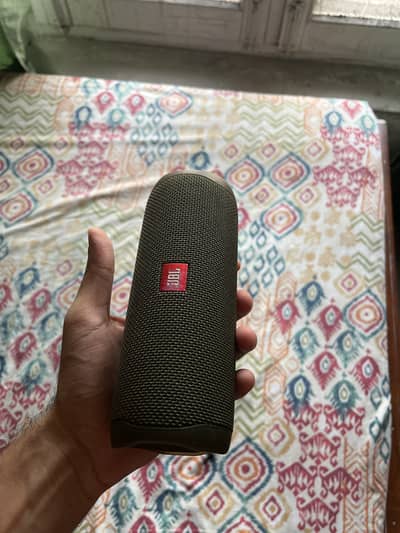 JBL FLIP 5 (urgent sale)