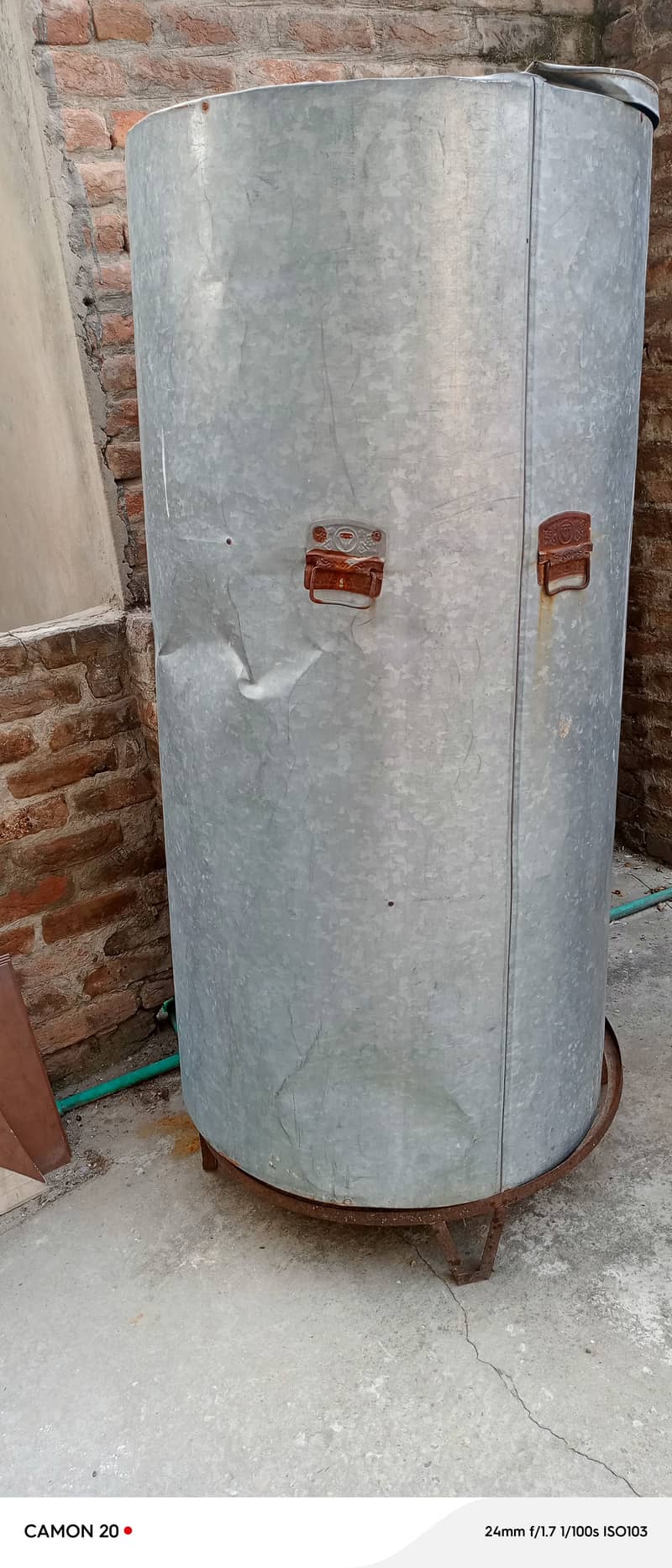 Wheat storage drum 0
