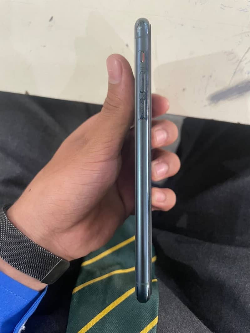 Apple iPhone 11 Pro Max 1