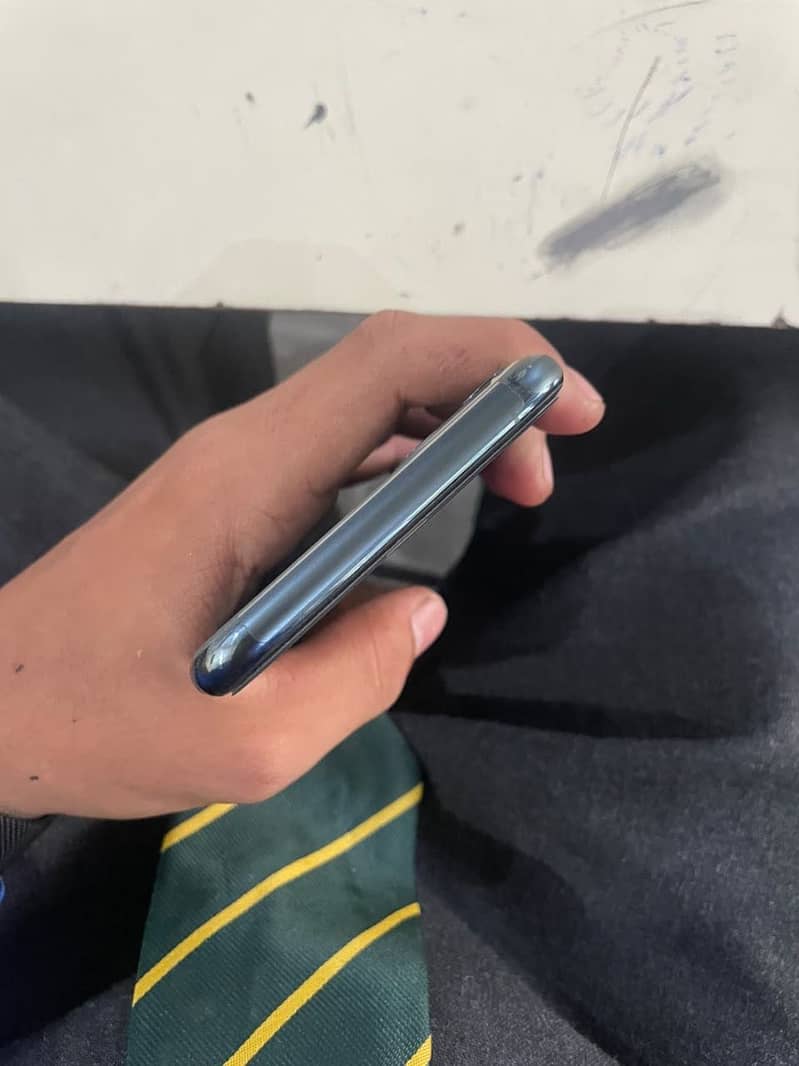 Apple iPhone 11 Pro Max 3