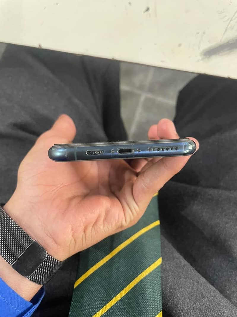Apple iPhone 11 Pro Max 4