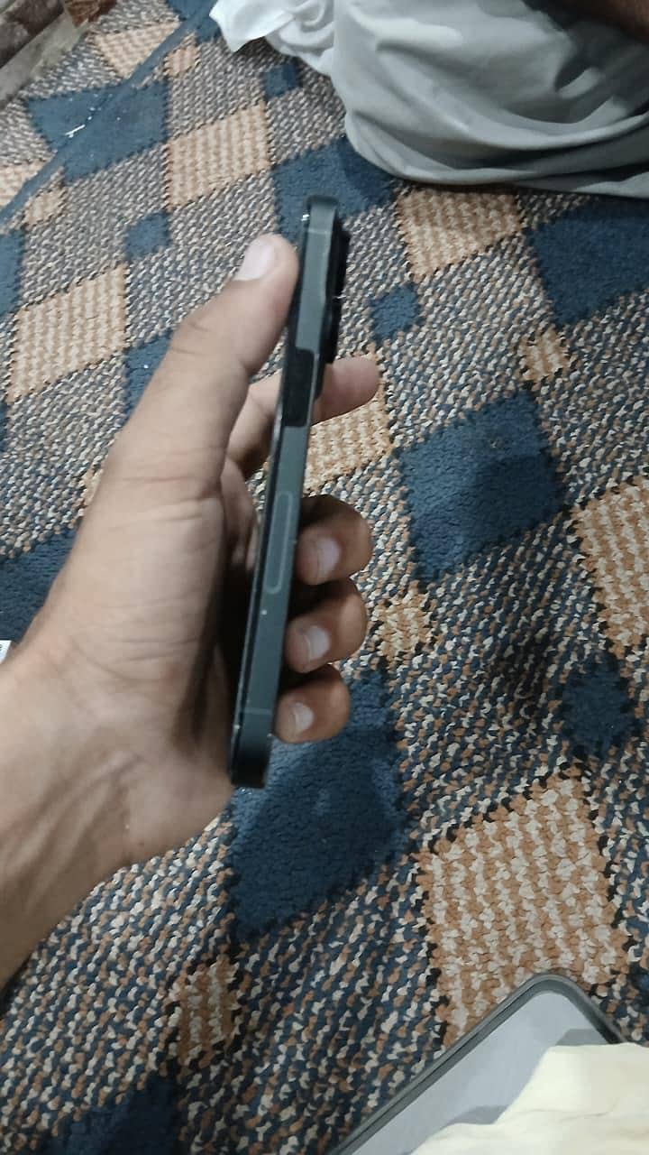 Apple iPhone 14 Pro 3
