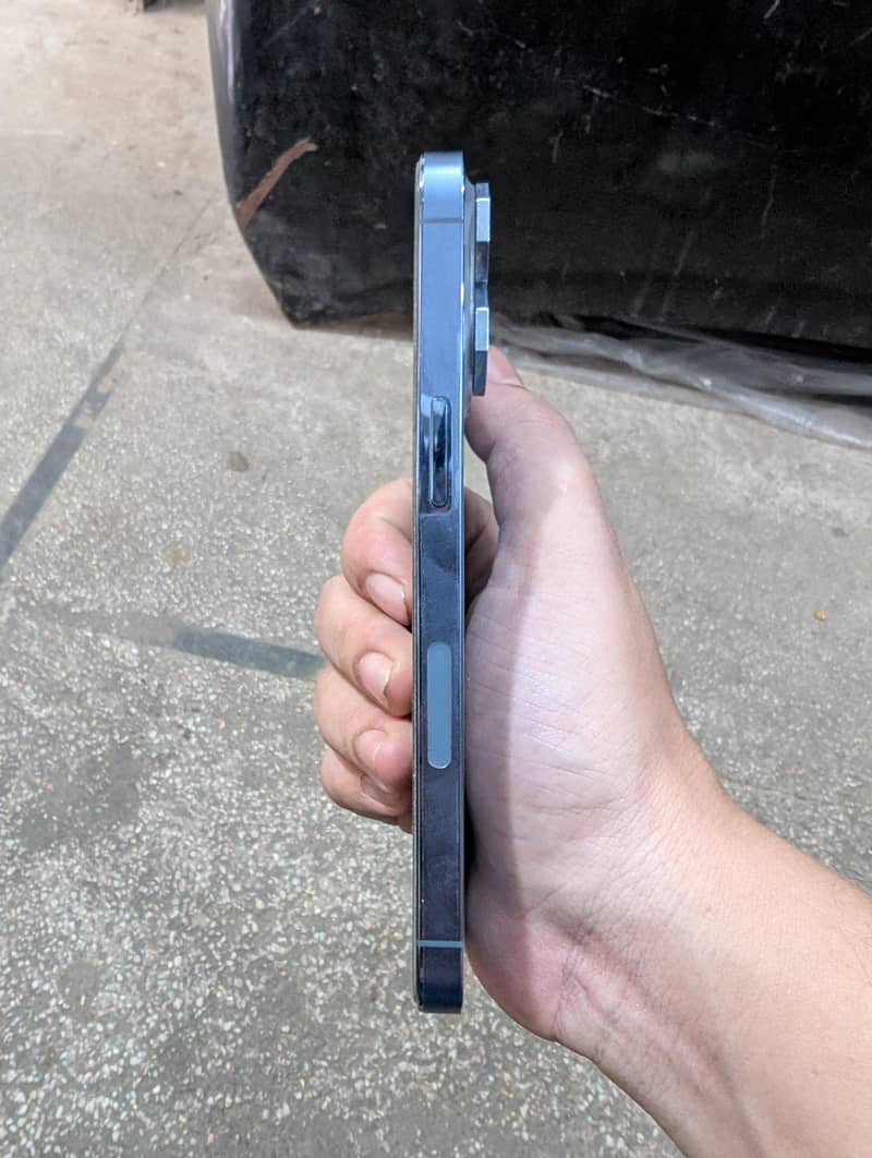 Apple iPhone 13 Pro 1