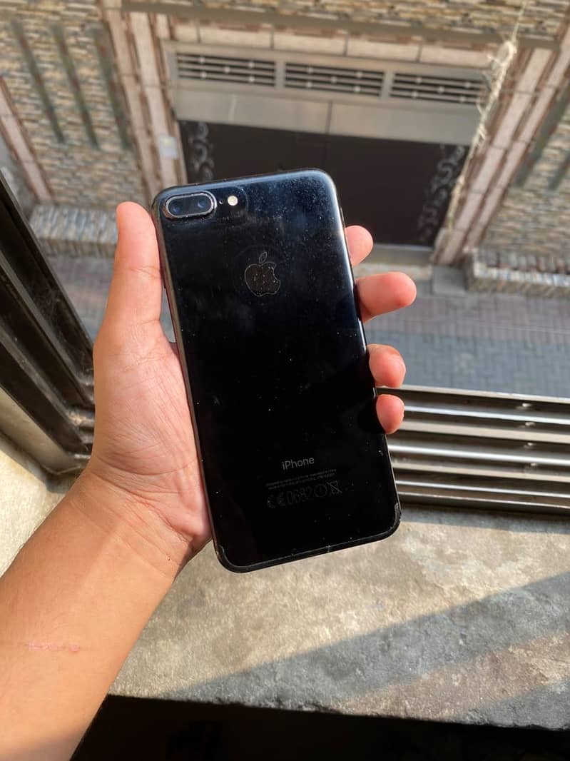 Apple iPhone 7 Plus 1