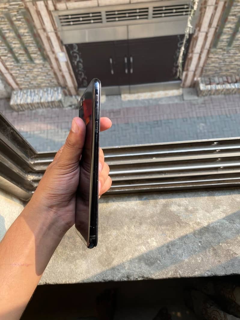 Apple iPhone 7 Plus 3