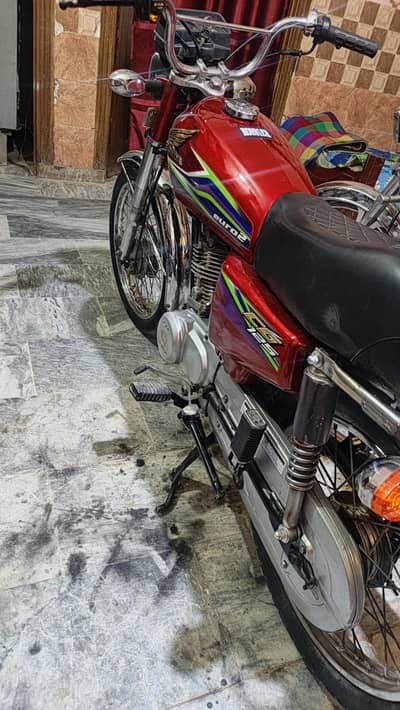 Honda 125 Lahore nambar 2016 bataa 2017 model All ok